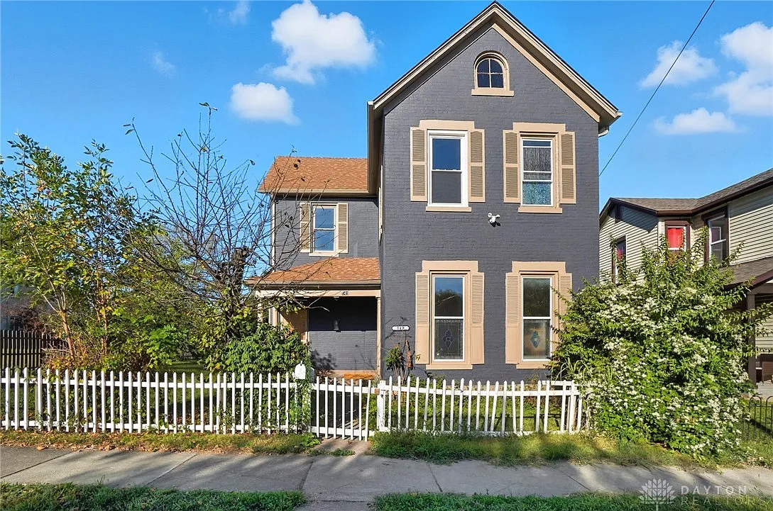 Building Photo - 149 Boltin St