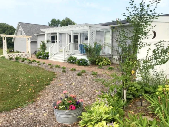 22905 Wood Lake Dr, Grantsburg, WI 54840
