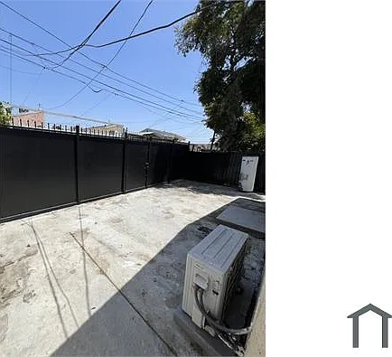 2 bed, 520 sqft, $2,600 — Photo 2