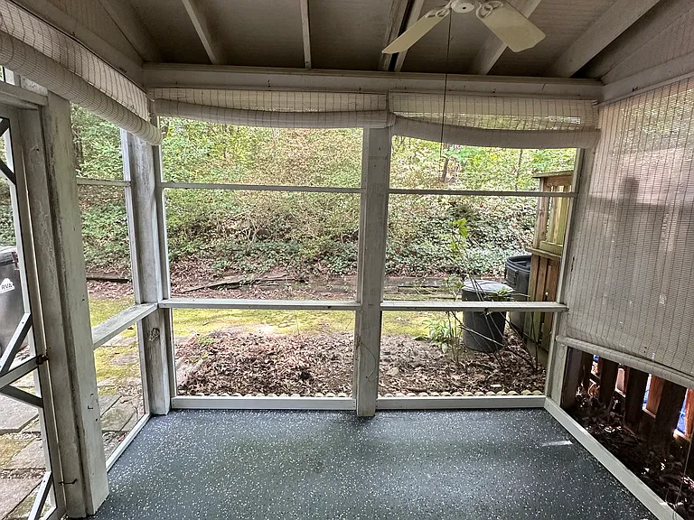 Screened in porch