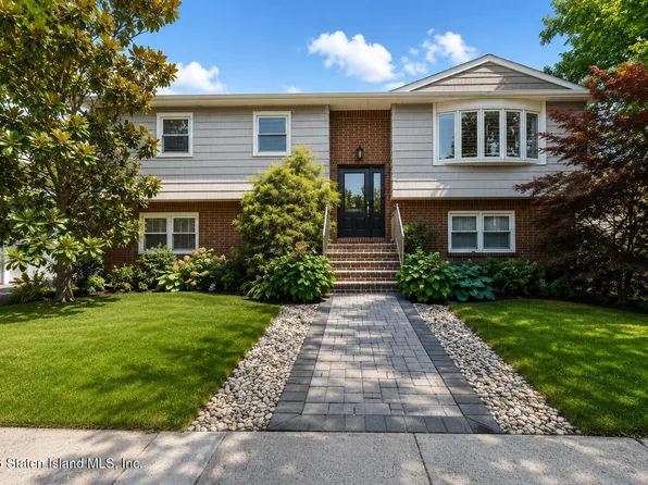 118 Elmbank St, Staten Island, NY 10312
