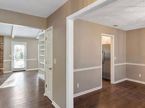 3rd image of 8544 Heatherwood Dr