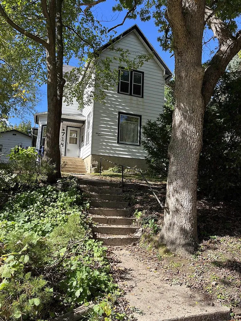 714 Logan Street photo 1
