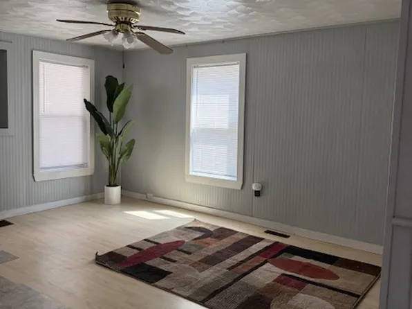 320 Cedar St APT 1, Manchester, NH 03103