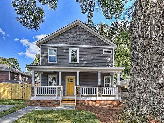 Front of House w Tree