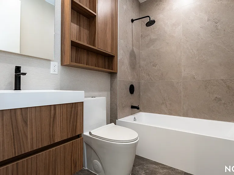 430 Sackett St #B2 — Photo 12
