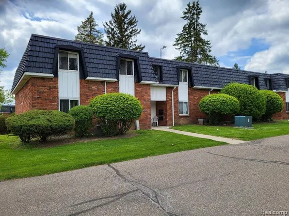 1844 Colonial Village Way APT 3, Waterford, MI 48328