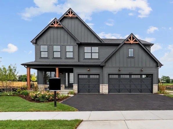 857 Harwood Ave, South Elgin, IL 60177