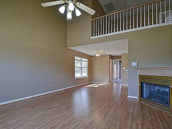 4th image of 734 Sendero Ct