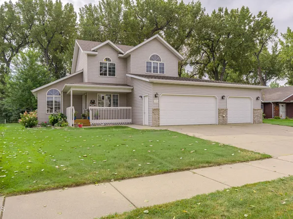 3200 Bay Shore Bnd SE, Mandan, ND 58554