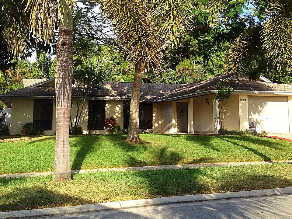 1st image of 9299 Longmeadow Cir