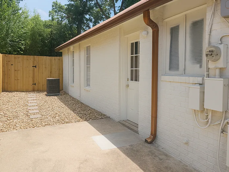 1005 W Martin Luther King Jr Blvd — Photo 49