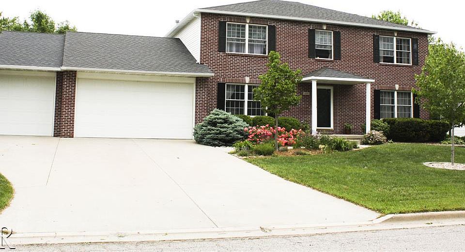 1st image of 400 Ironwood Cc Dr