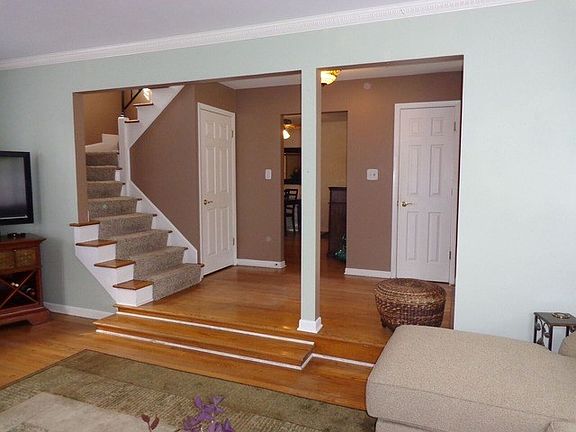 4th image of 332 W Hawthorne Blvd