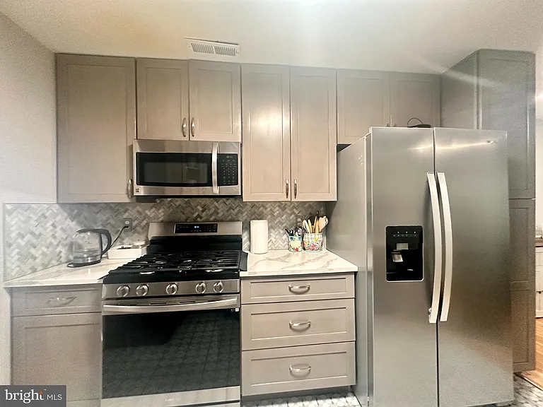 163 Thoreau Dr — Photo 9
