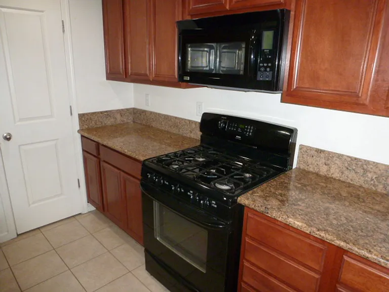 1668 Spicewood Cir — Photo 5