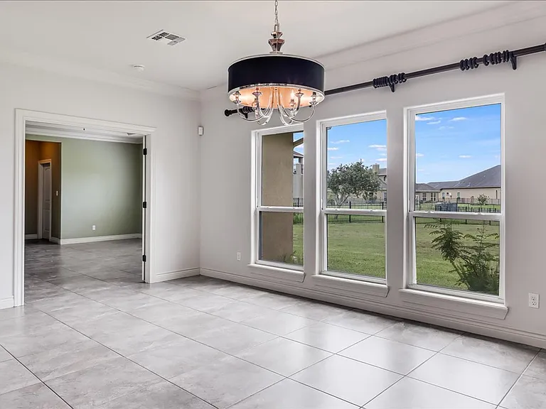 6241 Lago Vista Dr — Photo 34