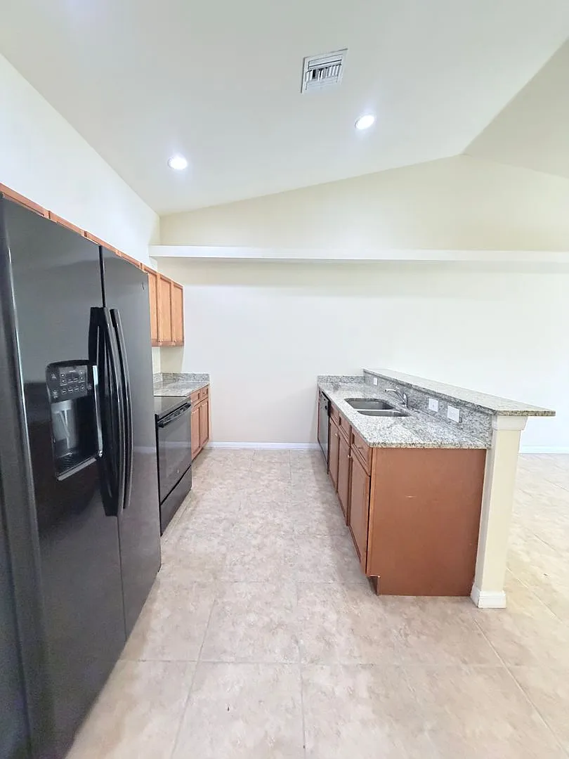 3BR/2BA Duplex with Garage | $200 off 2nd months rent!! — Photo 4