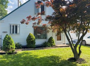 18817 Homeway Rd, Cleveland, OH 44135