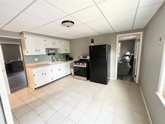 2nd image of 1910 Coltman Rd #3