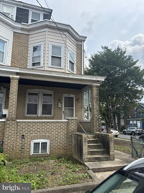 1st image of 207 Ellis Ave