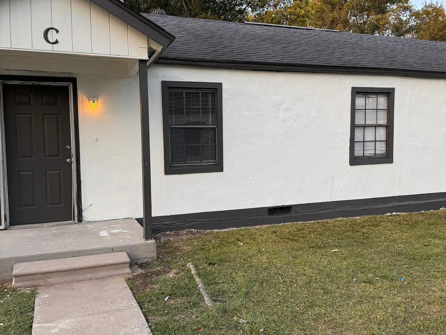 2 bed, 748 sqft, $750 — Photo 1