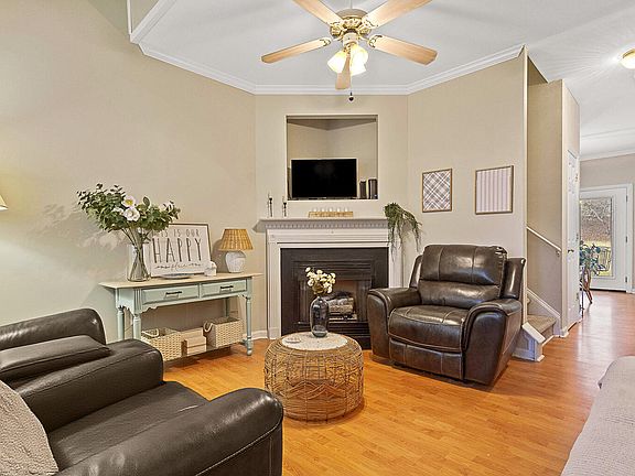 4th image of 2907 Andover Glen Rd