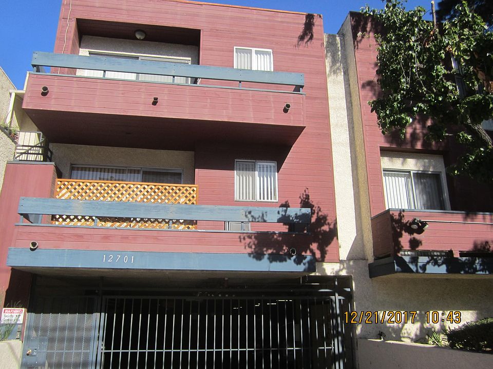1st image of 12701 Moorpark St APT 110
