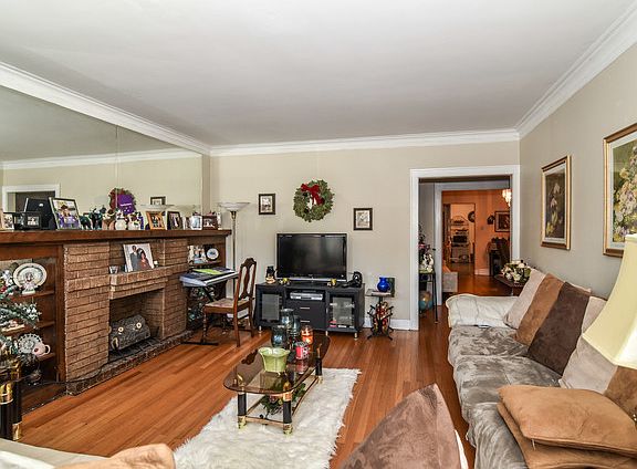 2nd image of 6435 N Artesian Ave