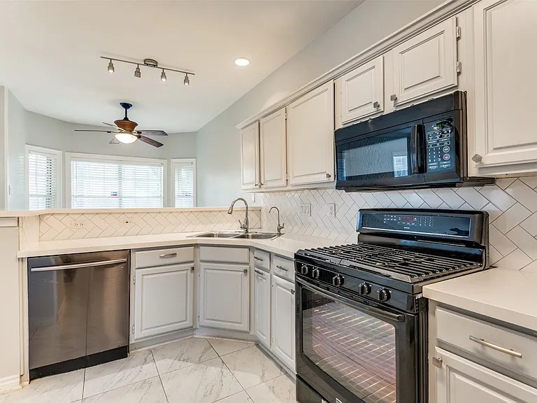 4239 N Capistrano Dr — Photo 10