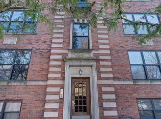 1967 W Cullom Ave APT 3, Chicago, IL 60613