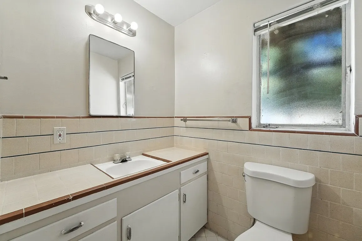 151 W 18th St - 5 — Photo 2