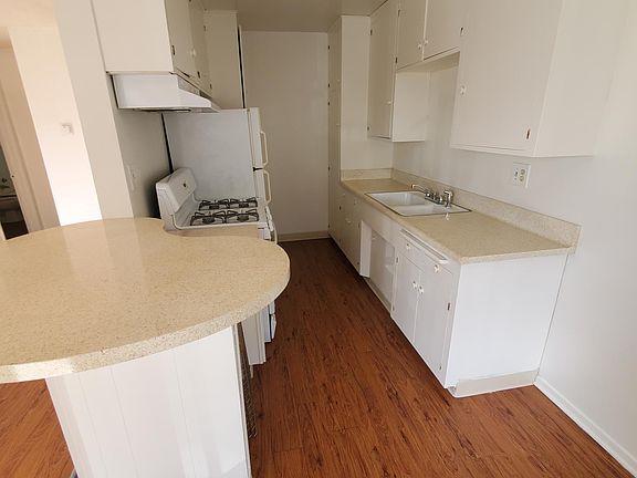 4th image of 1844 Hornblend St #5