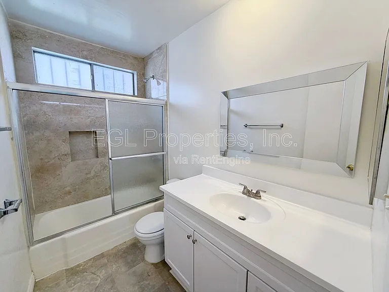 362 N San Vicente Blvd #D — Photo 12