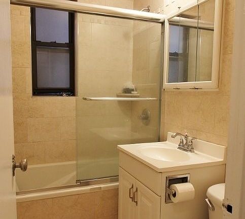 3rd image of 50 E 8th St #3G