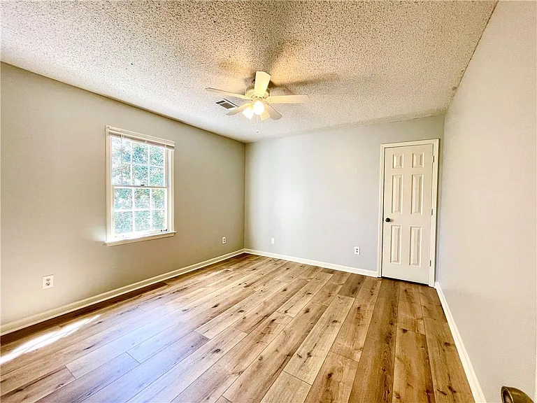 1721 Emerson Ct — Photo 23