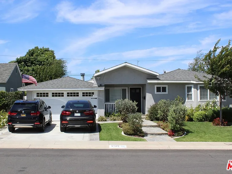 6629 W 87th Pl — Photo 1