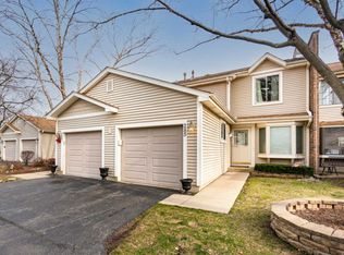 285 E Forest Knoll Dr, Palatine, IL 60074