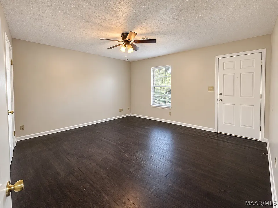 229 Juniper Ct