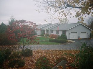 5799 Geho Rd, Emmaus, PA 18049