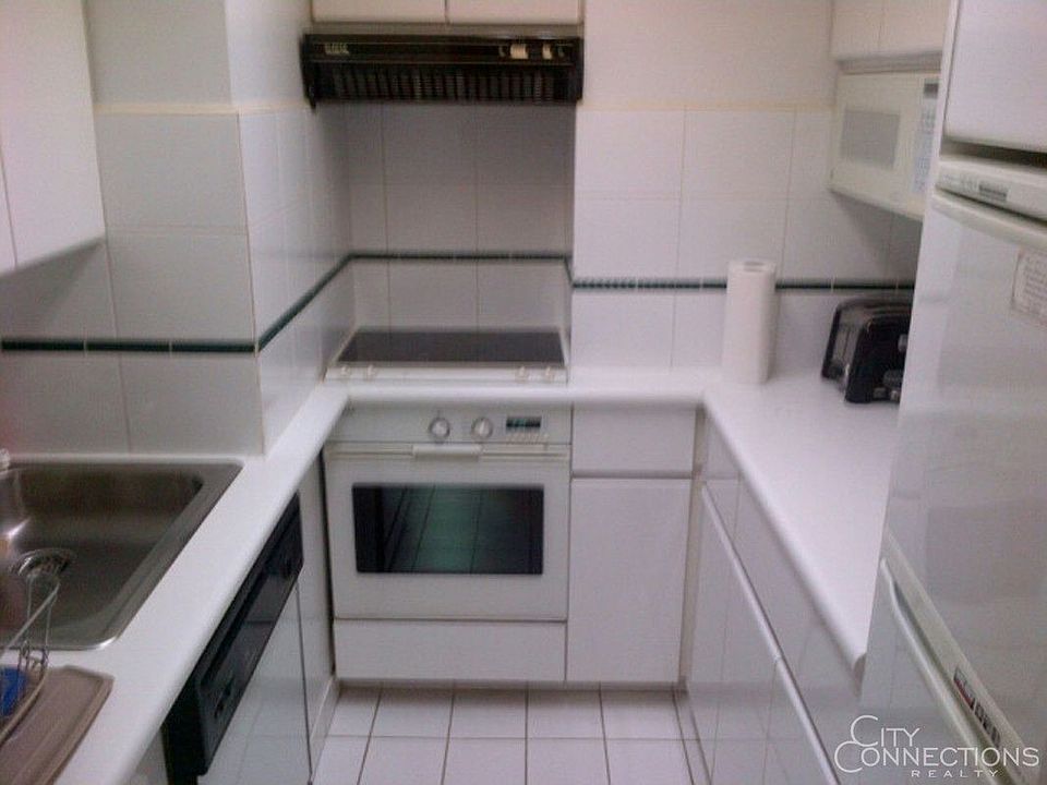 1st image of 312 E 42nd St #1006