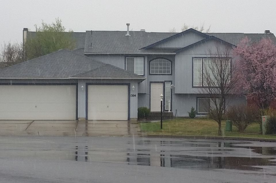 1st image of 1304 E Wilding Ave