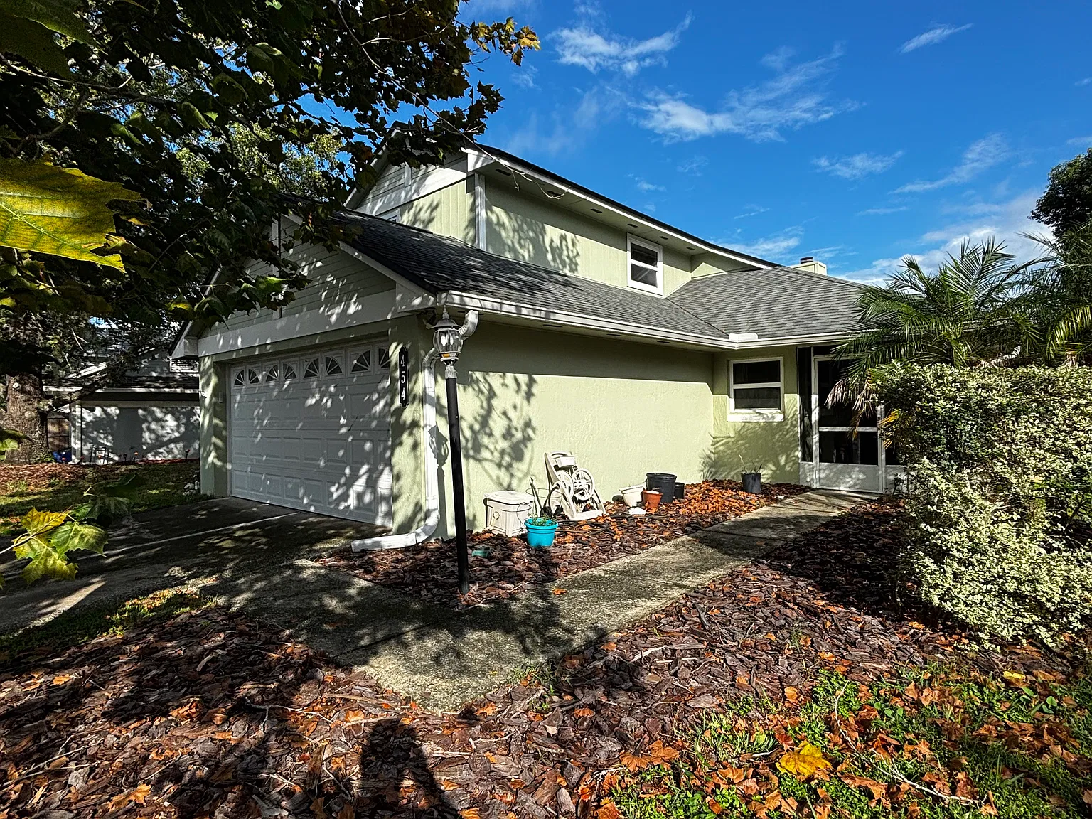 3 bed, 2.5 bath, 1643 sqft, $2,600 — Photo 2