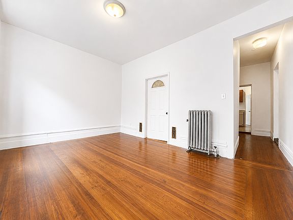 4th image of 182 Claremont Ave APT 1