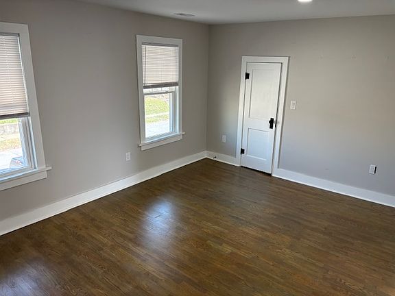 4th image of 219 N Henderson Ave #201