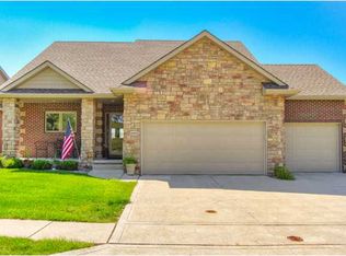 16666 Walnut Peak Ln, Clive, IA 50325