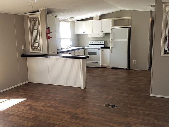 3rd image of 1101 Venture Ln