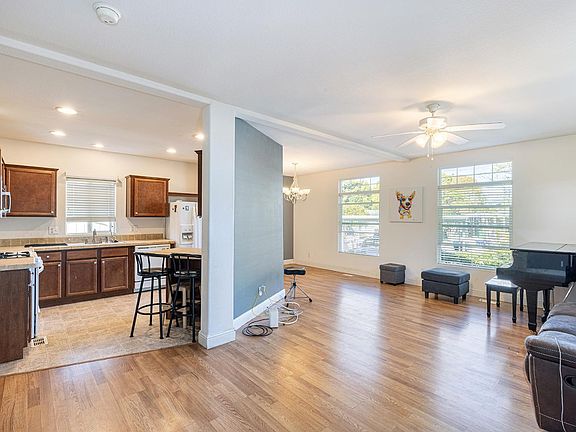 4th image of 52 Newell Circle