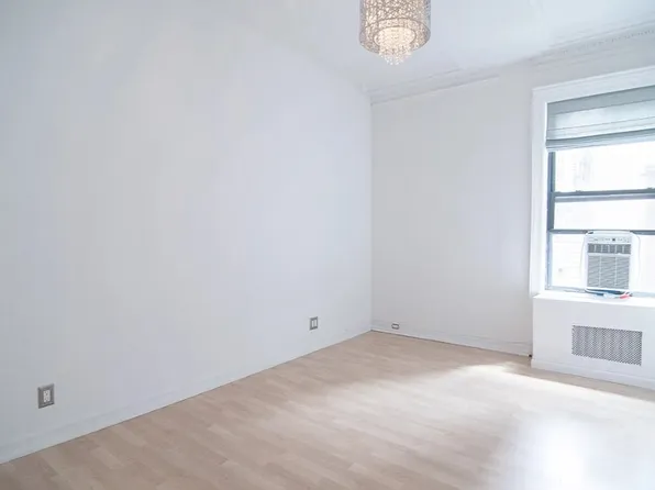 161 West 54th Street image 15 of 18