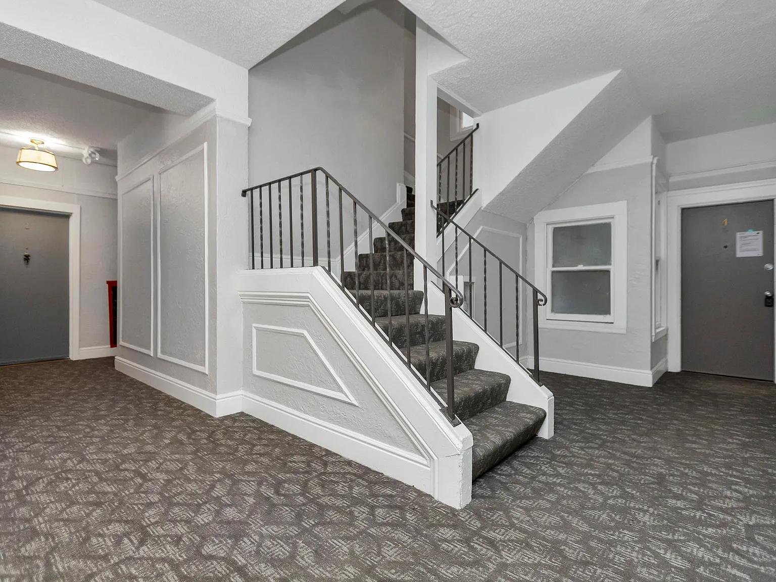 Oak Shrader Apartments — Photo 3